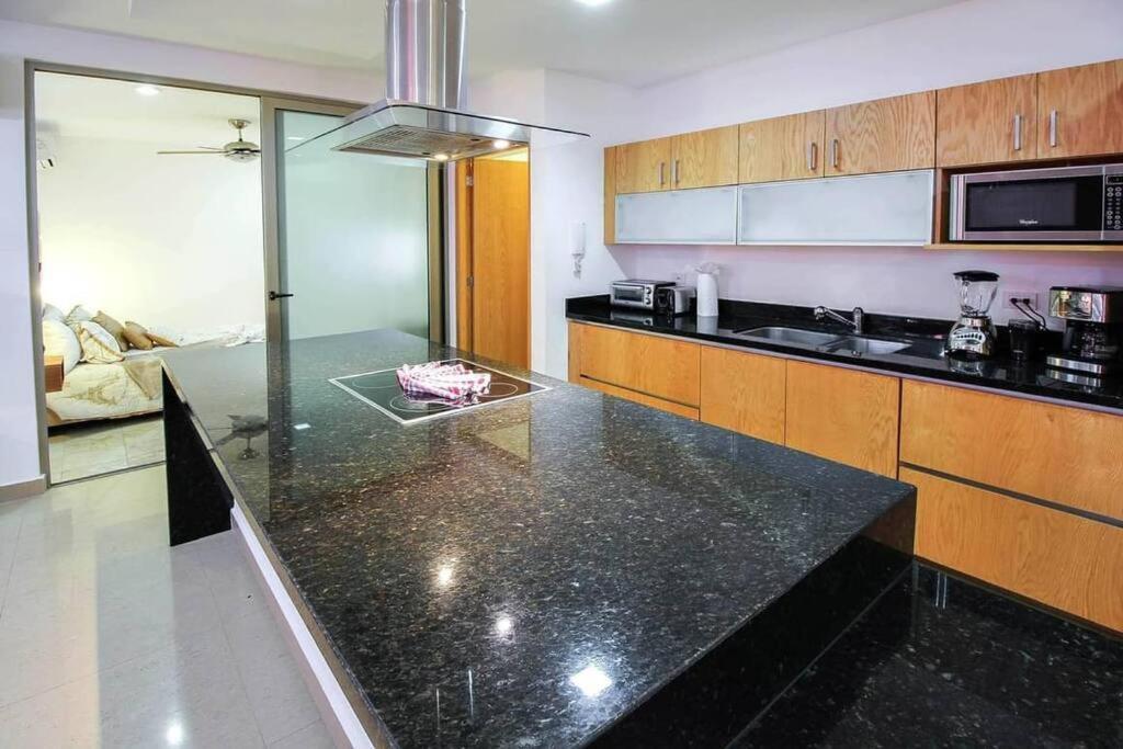 Modern 2 Bdr, 3 Minutes Walk From The Beach, Central Location!