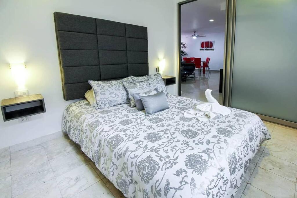 Modern 2 Bdr, 3 Minutes Walk From The Beach, Central Location! * Playa del Carmen