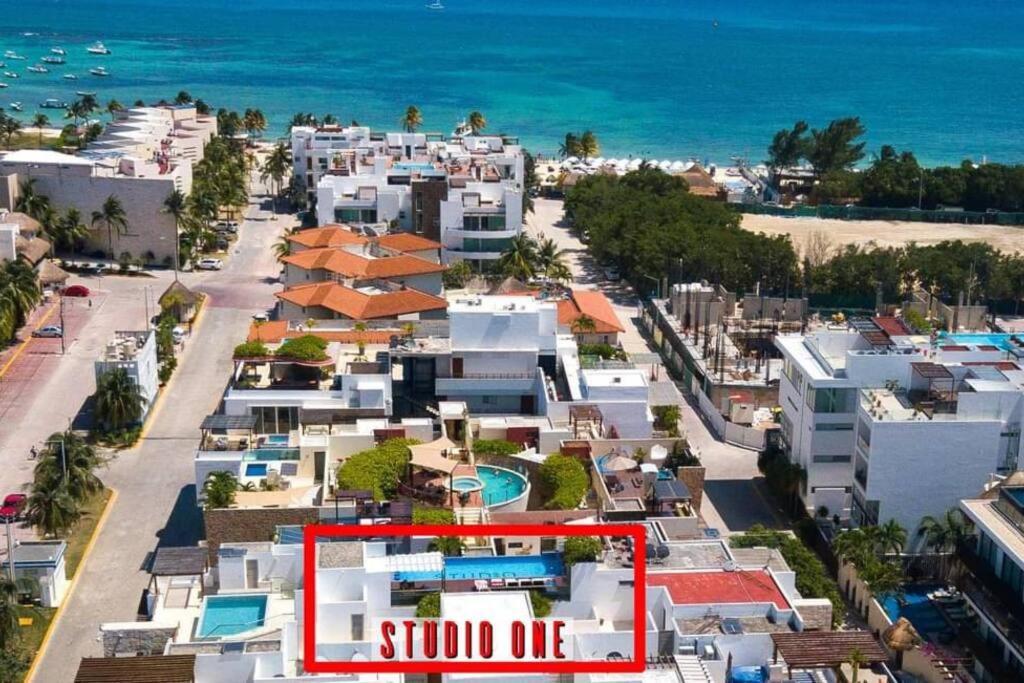 Modern 2 Bdr, 3 Minutes Walk From The Beach, Central Location! Apartment