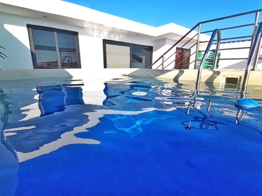 Apartment Vip! Pent-house With Your Private Pool & Chairs 2 Bedrooms