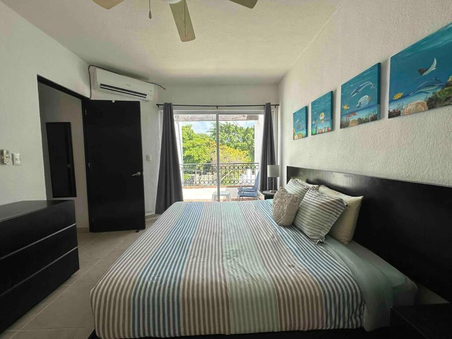 G302 - Perfectly Located Penthouse With Heated Pool! Appartement