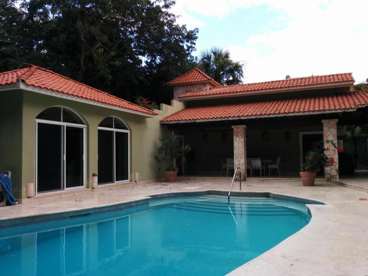 Holiday home Casa Beard, Spacious With High Speed Wifi & Pool.