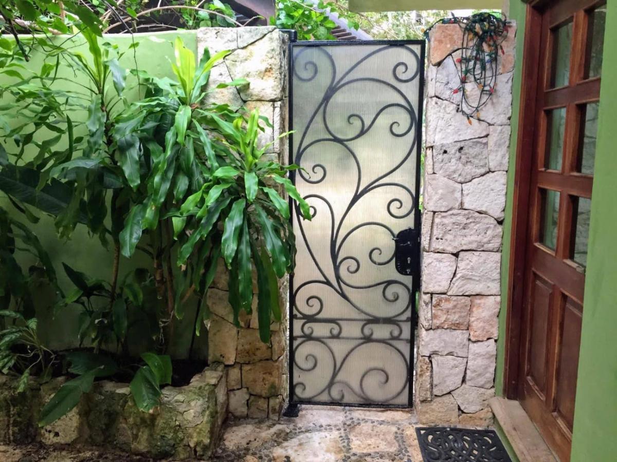 Casa Beard, Spacious With High Speed Wifi & Pool. Holiday home *