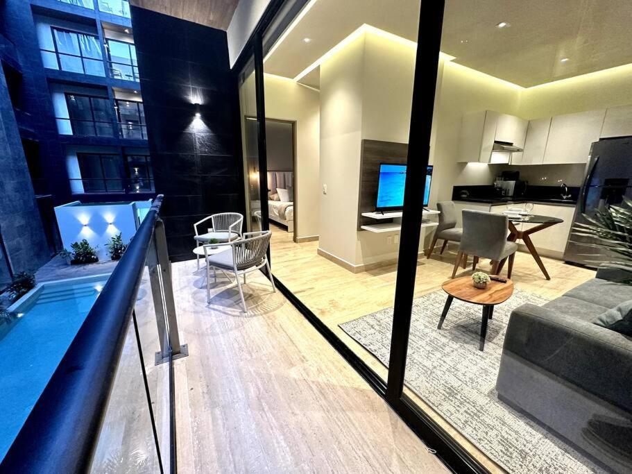 Appartement Modern Loft With Rooftop Pool & Steps From The By Solmar