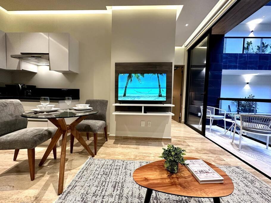 Modern Loft With Rooftop Pool & Gym By Solmar Apartment