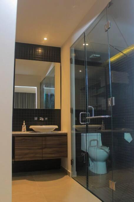 Luxury 1 Block To 5th Avenue Apartamento