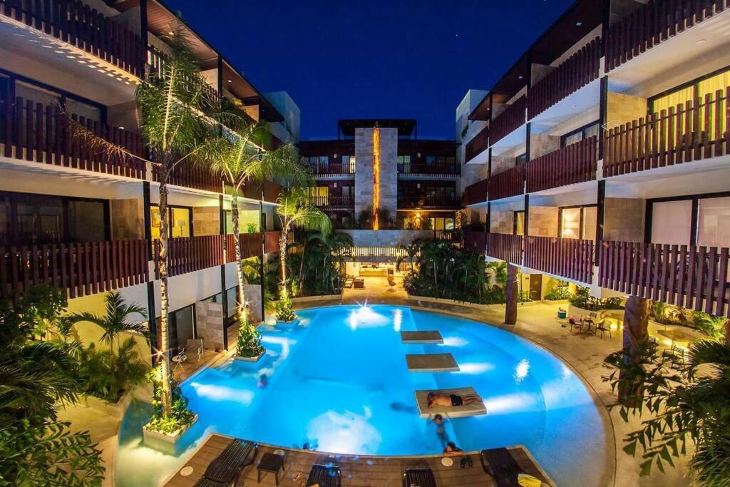 Paradise: 2 Bed 2 Bath Downtown Appartement