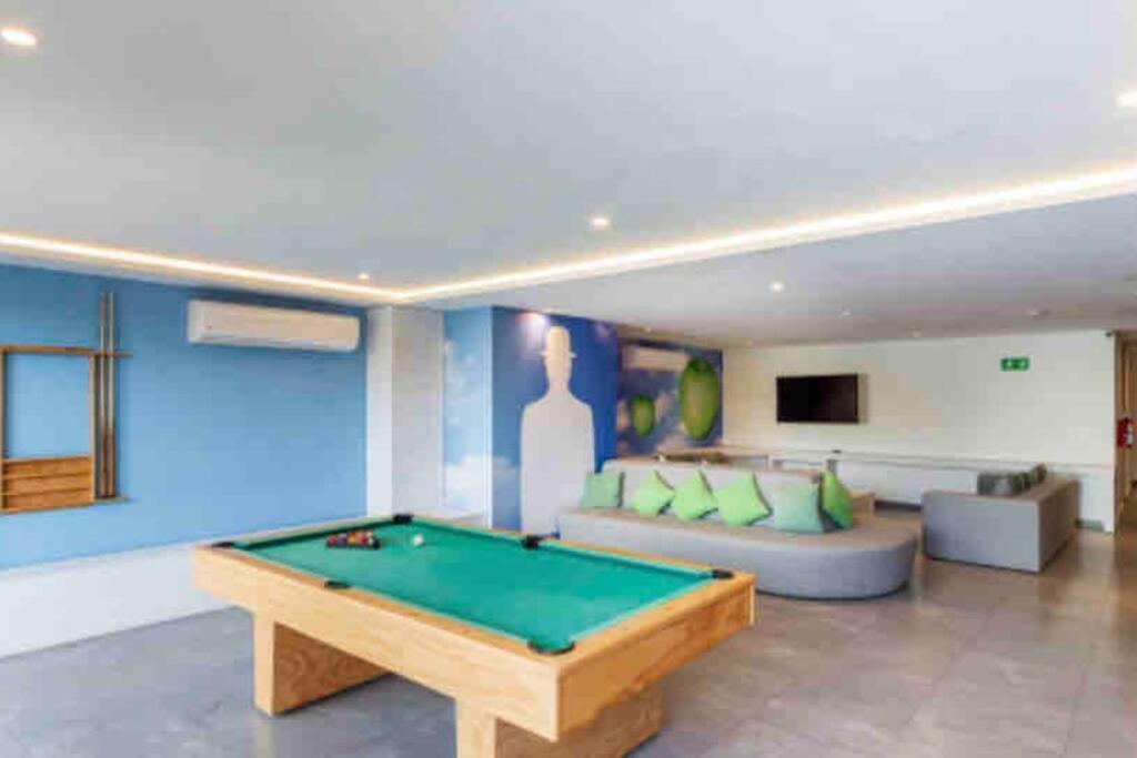 Ideally Located Steps From The 5th Avenue *