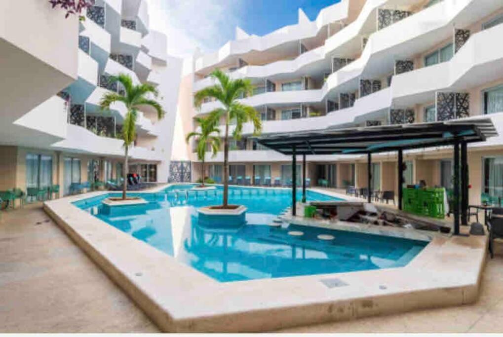 Apartment Ideally Located Steps From The 5th Avenue *