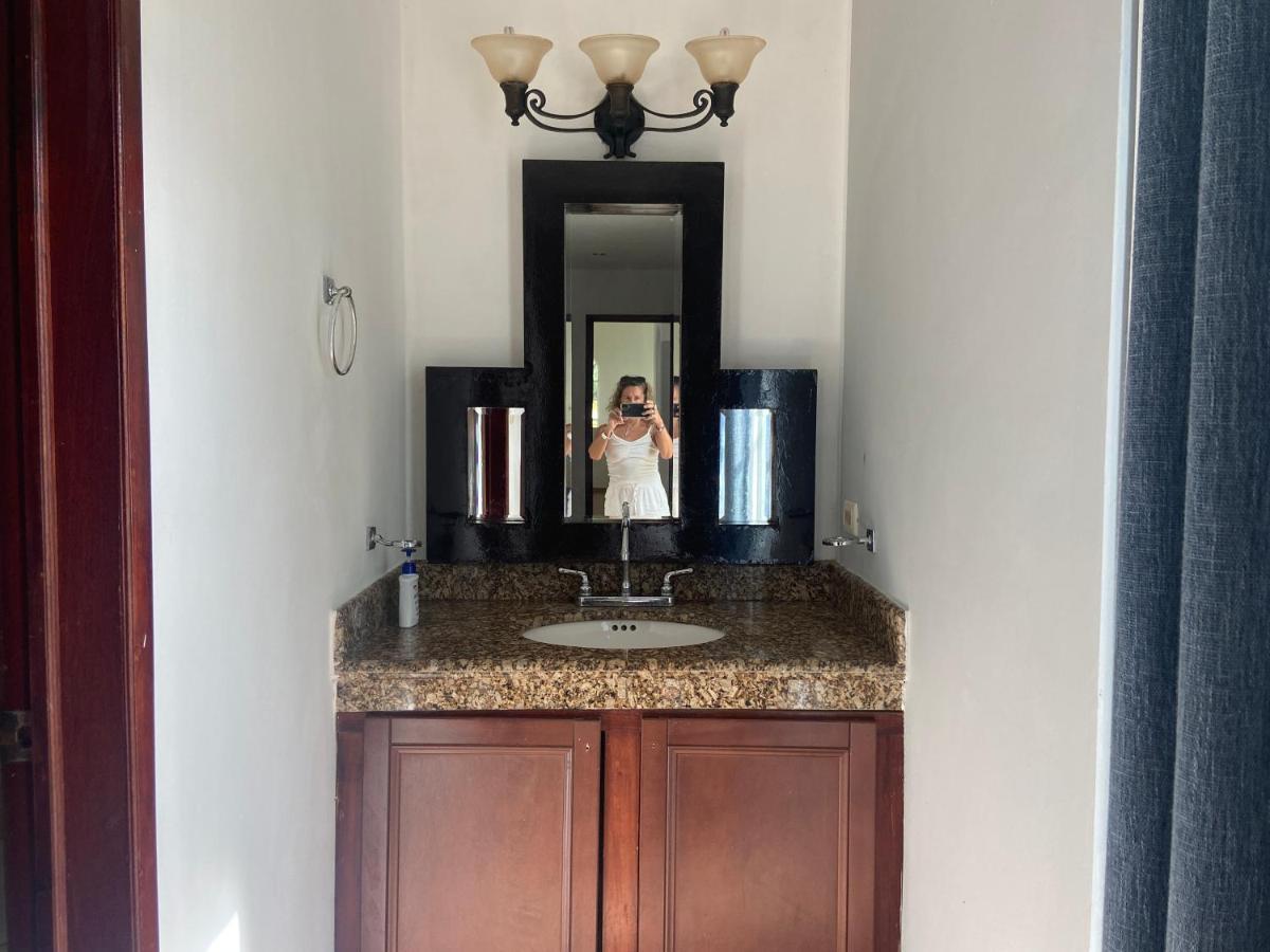Casa Blanca Villa *