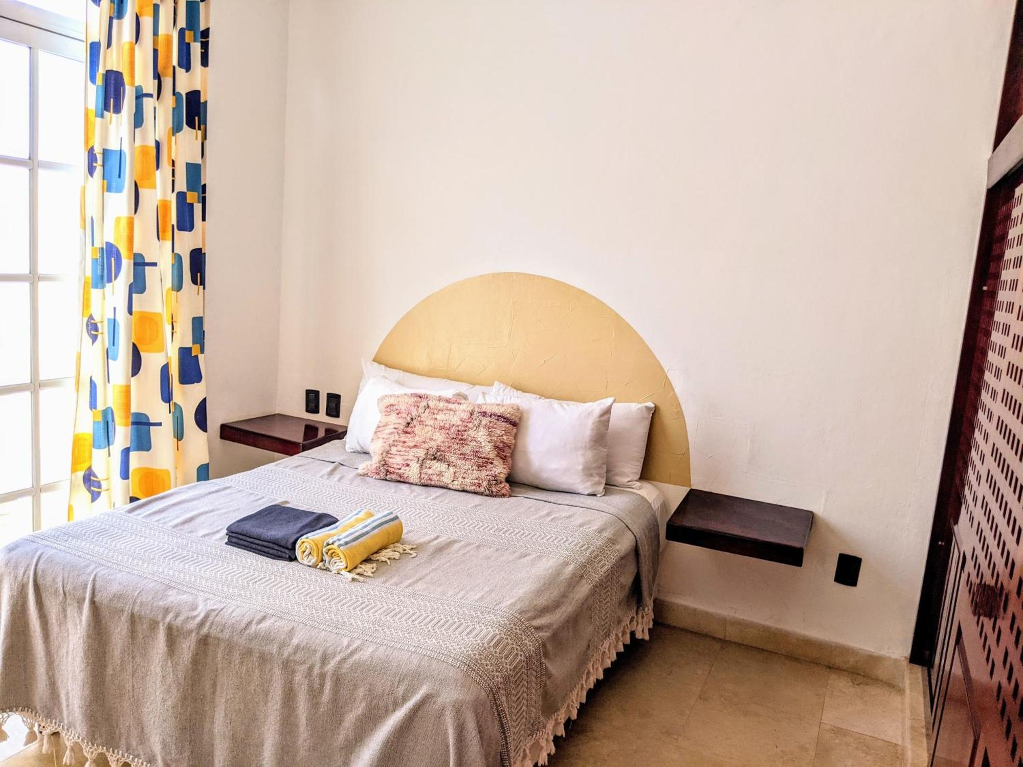 Castillo Playacar Fase 1 9br 3kitchen Pool Walk To 5th Ave 25max Holiday home