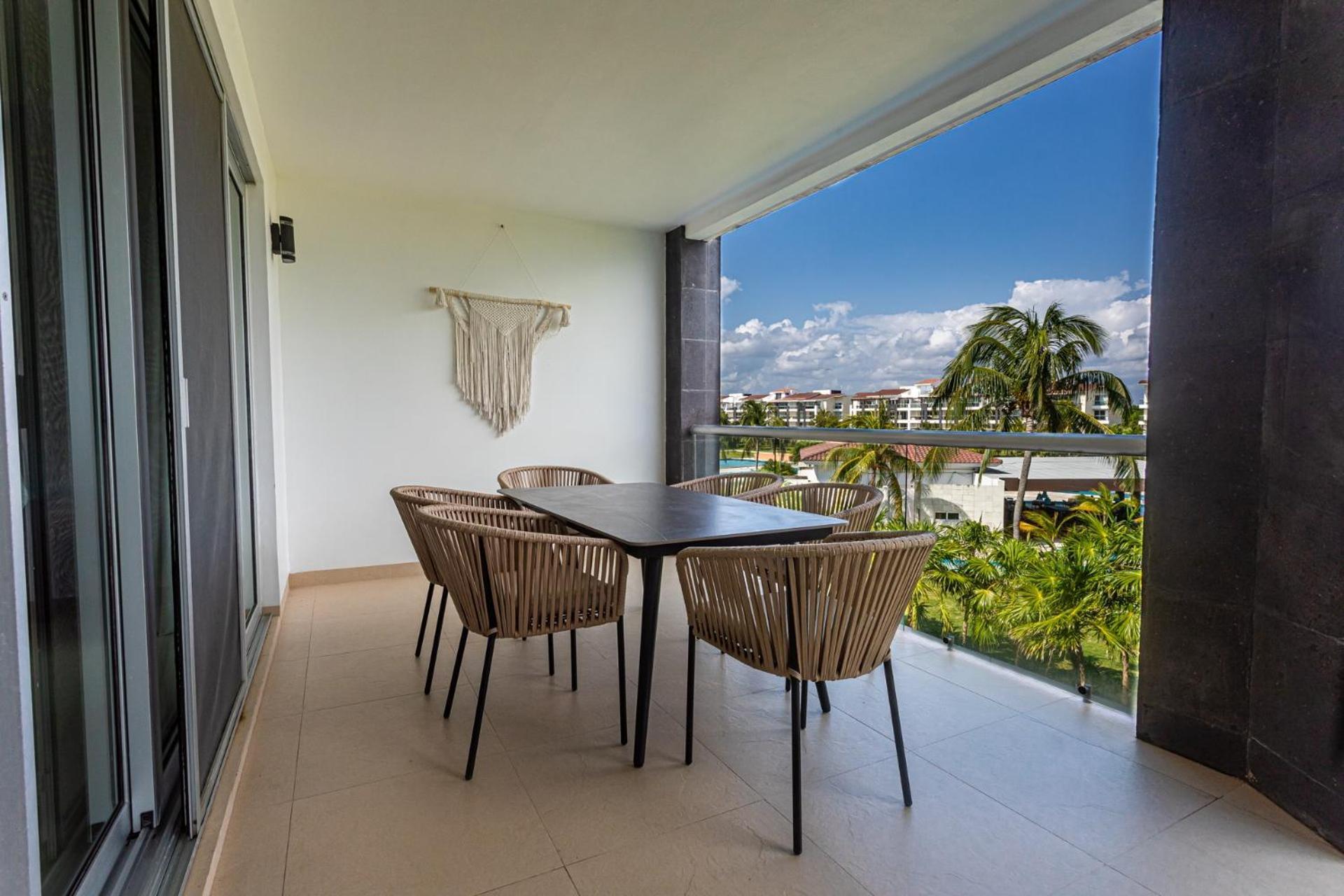 New !! Casa Miramar Ocean View 325 S Apts *