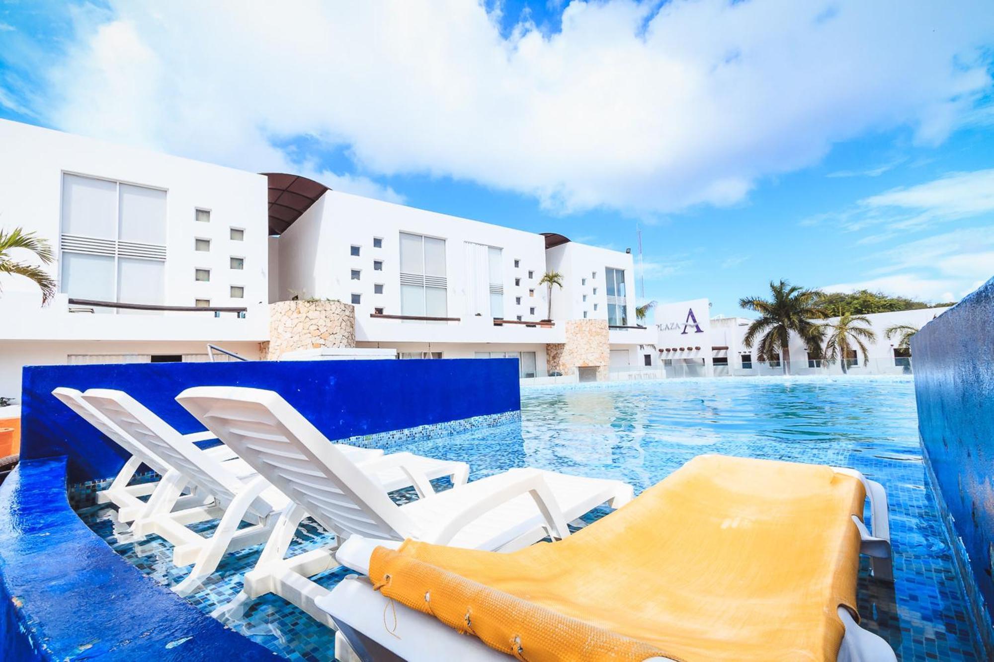 2 Bedroom Penthouse With Private Jacuzzi Next To Fifth Avenue And Beach - Plaza Paraiso A203 Playa del Carmen