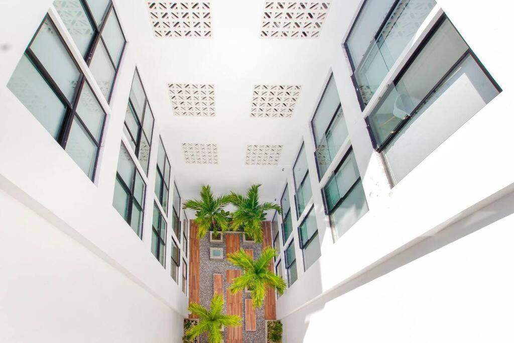 Brightness & Spacious 1 Bedroom Apartment *