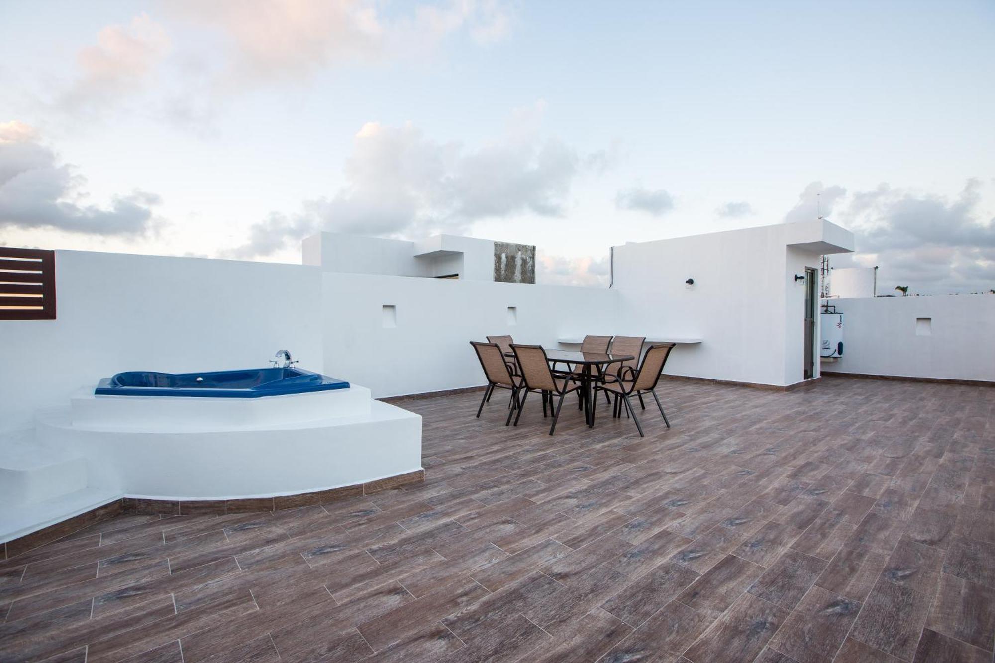 Best And Penthouses With Jacuzzi Pool In Pdc! Playa del Carmen