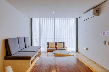 Oceanview Roof Pool With Speakeasy Cafe And Gym Parking Apartment