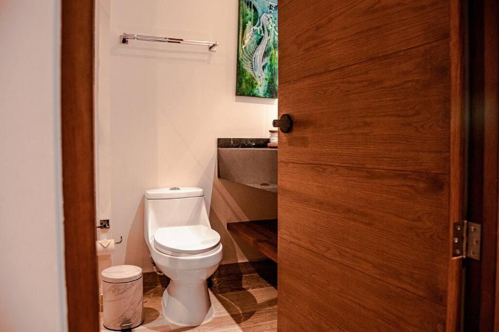 Ocean View Studio, Rooftop Pool, Steps From Hyatt Apartment Playa del Carmen