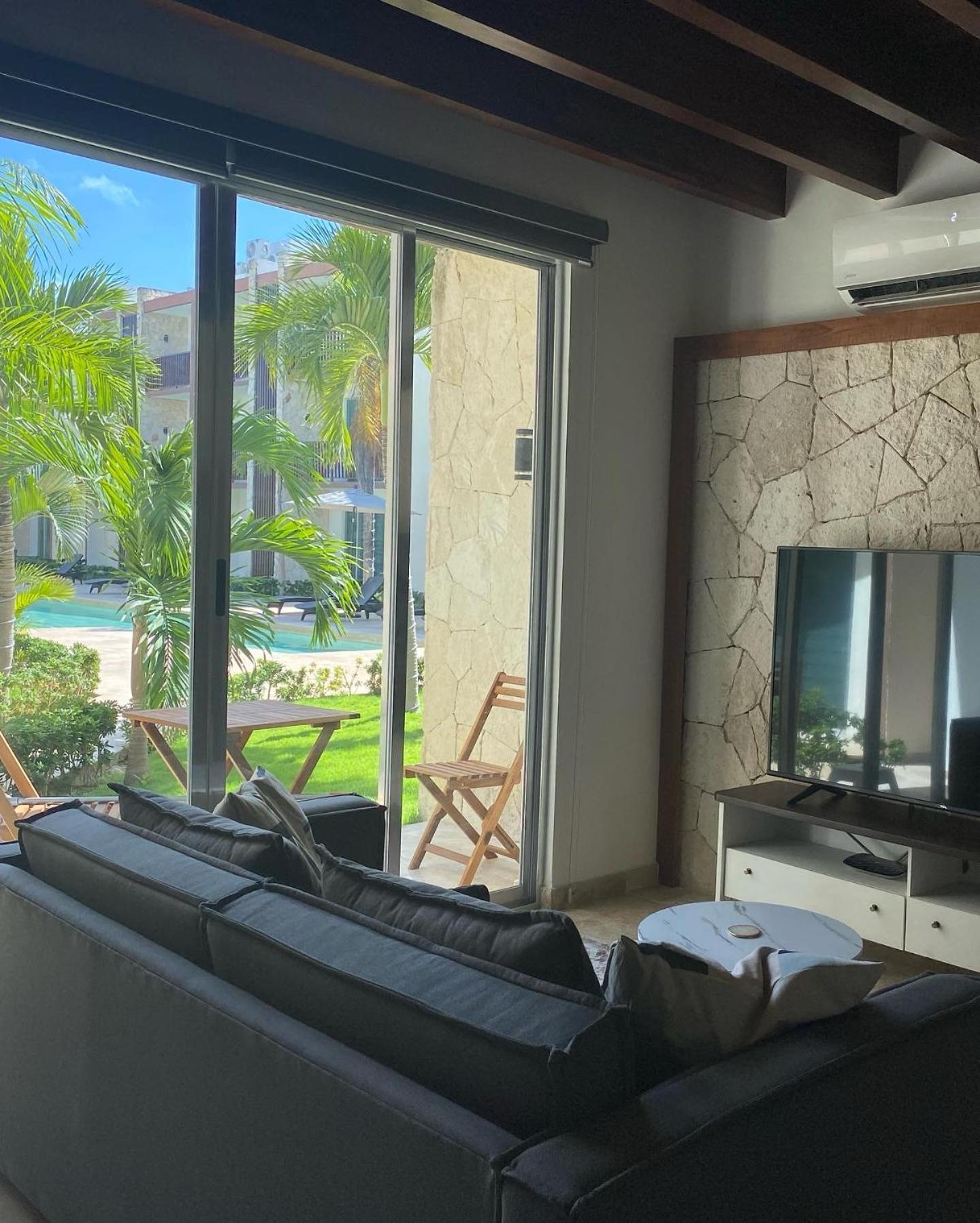 Cozy Poolside Apartment Playa del Carmen