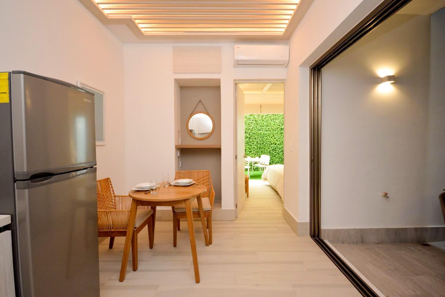 Apartment 1br Steps From The Beach! *