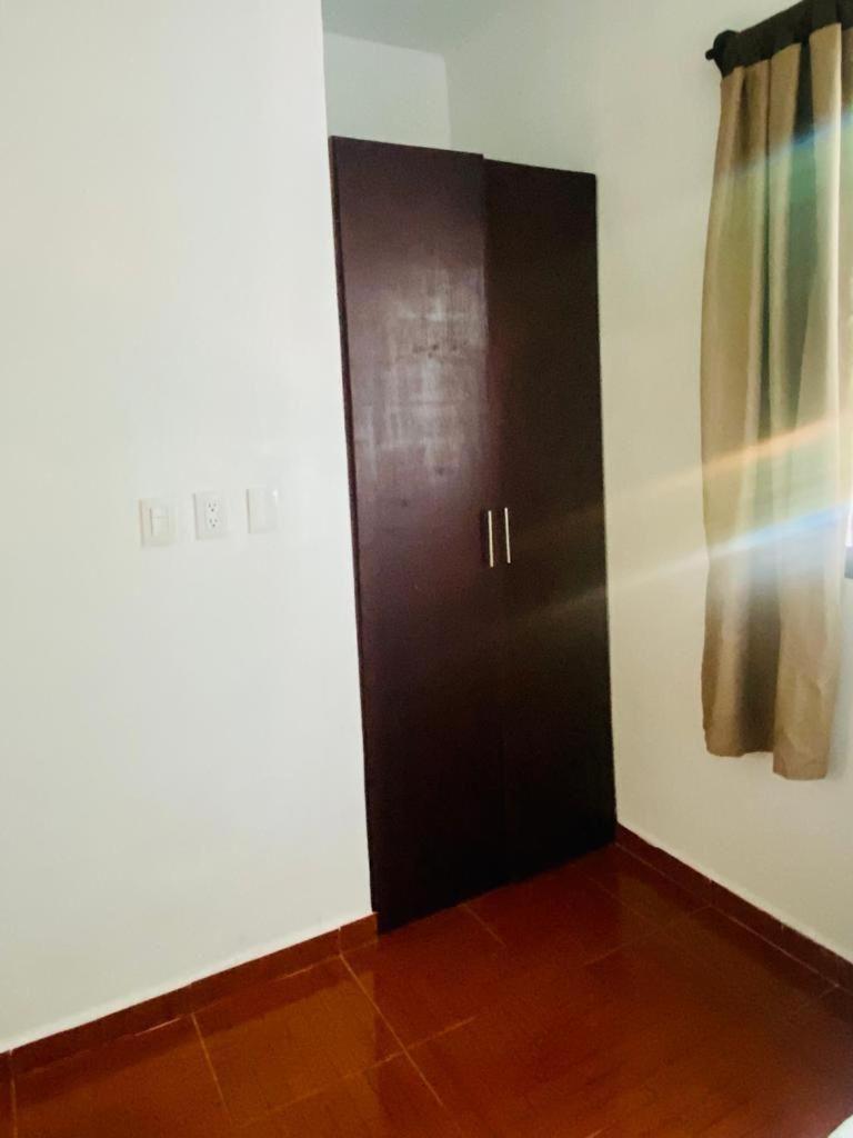 Close Apartment *