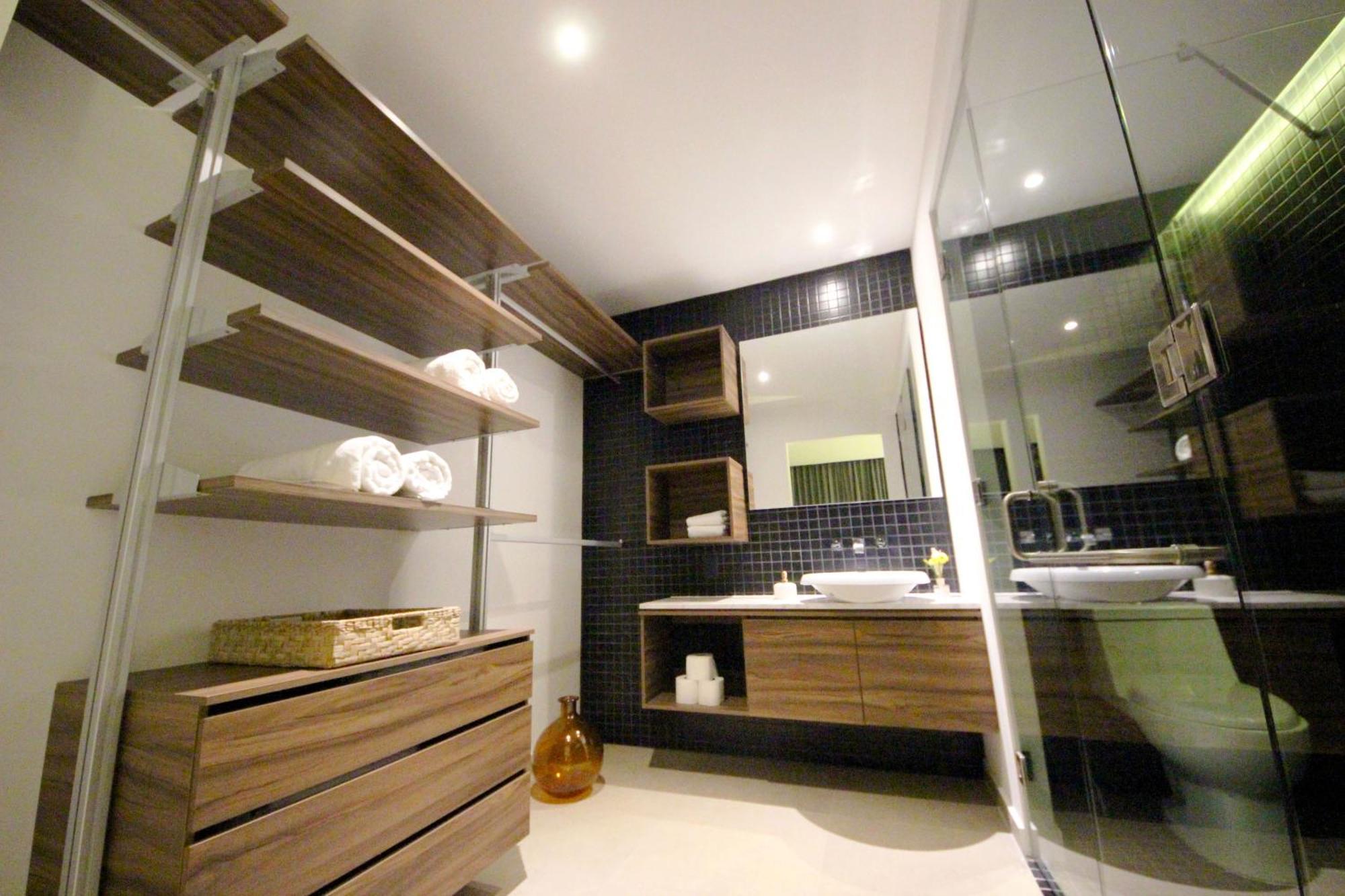 Apartment Near The Beach, Rooftop, Pool, Sea View.