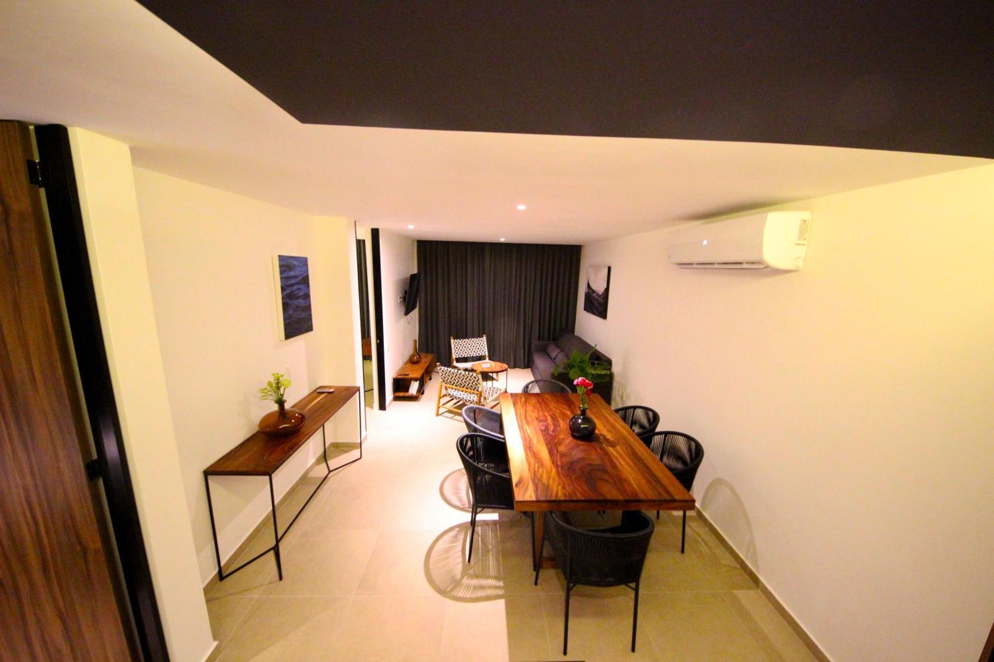 Apartment Near The Beach, Rooftop, Pool, Sea View.