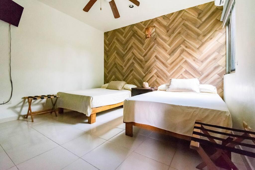 Cenote Penthouse Terraza & Jacuzzi Panoramicos, Muy Amplio, 2 Pisos Tu Uso Personal Y Exclusivo, 3 Recamaras, Excelente Ubicacion, La Playa Y La Quinta Av Caminando A 10 Minutos, Cerca De Restaurantes, Bares, Bancos, Nomadas Digitales 150 Mbps