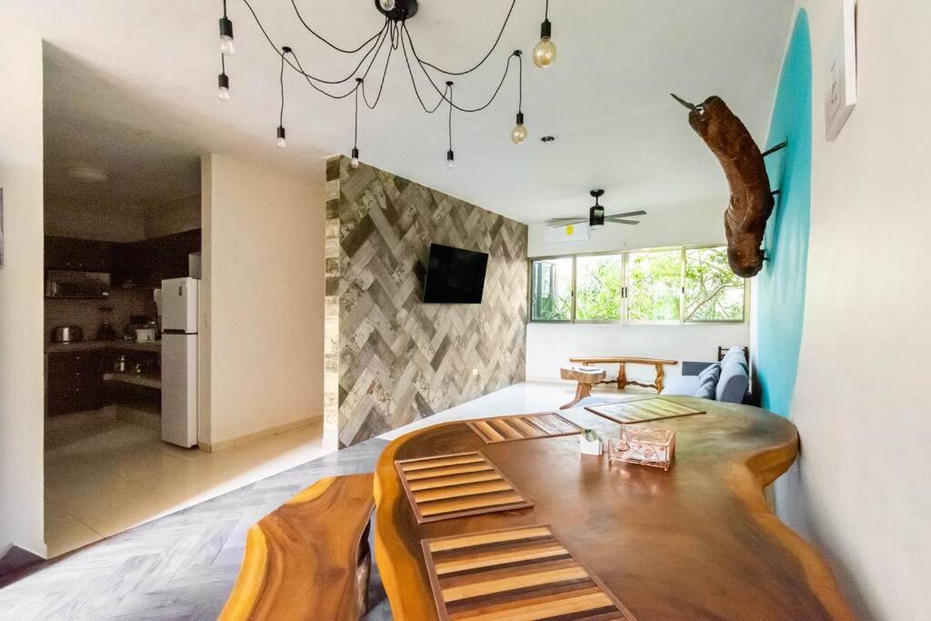 Cenote Penthouse Terraza & Jacuzzi Panoramicos, Muy Amplio, 2 Pisos Tu Uso Personal Y Exclusivo, 3 Recamaras, Excelente Ubicacion, La Playa Y La Quinta Av Caminando A 10 Minutos, Cerca De Restaurantes, Bares, Bancos, Nomadas Digitales 150 Mbps