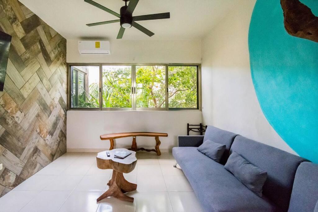 Cenote Penthouse Terraza & Jacuzzi Panoramicos, Muy Amplio, 2 Pisos Tu Uso Personal Y Exclusivo, 3 Recamaras, Excelente Ubicacion, La Playa Y La Quinta Av Caminando A 10 Minutos, Cerca De Restaurantes, Bares, Bancos, Nomadas Digitales 150 Mbps Apartment Playa del Carmen