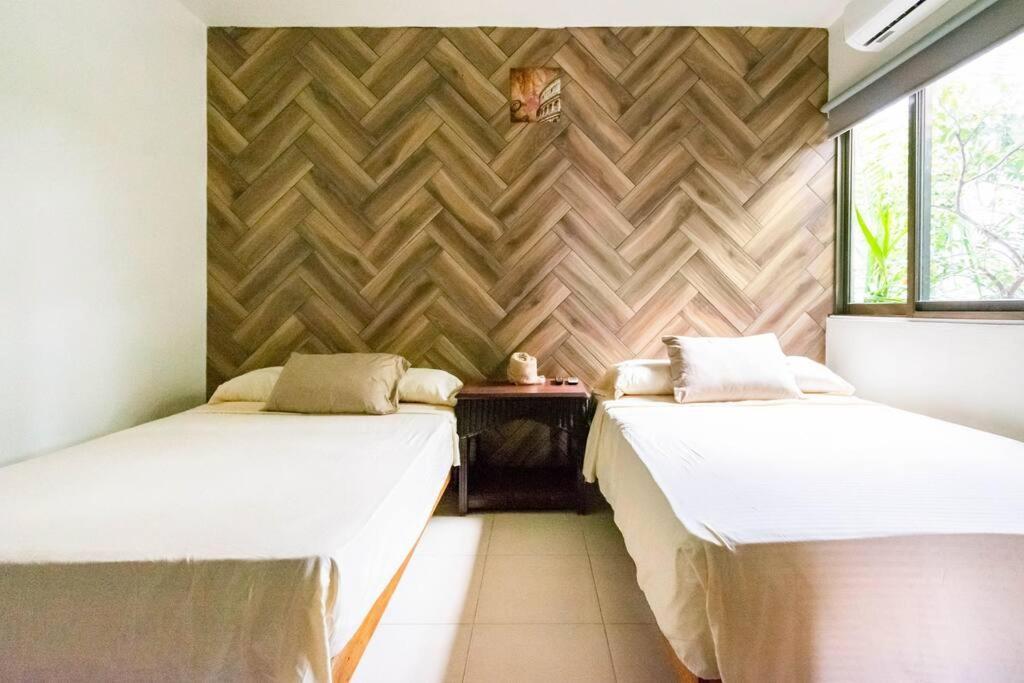 Cenote Penthouse Terraza & Jacuzzi Panoramicos, Muy Amplio, 2 Pisos Tu Uso Personal Y Exclusivo, 3 Recamaras, Excelente Ubicacion, La Playa Y La Quinta Av Caminando A 10 Minutos, Cerca De Restaurantes, Bares, Bancos, Nomadas Digitales 150 Mbps Apartment