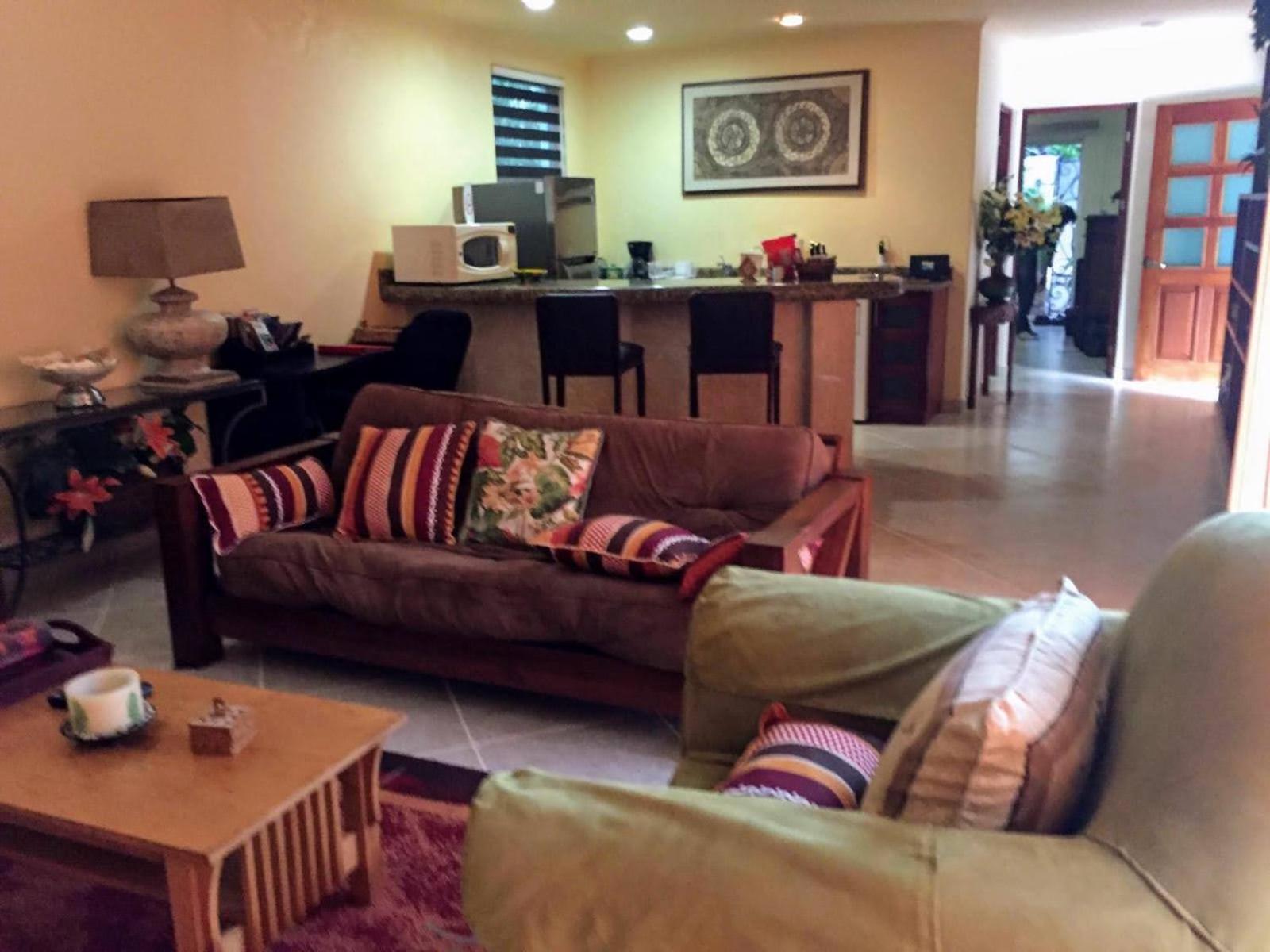 Casa Beard, Spacious With High Speed Wifi & Pool.