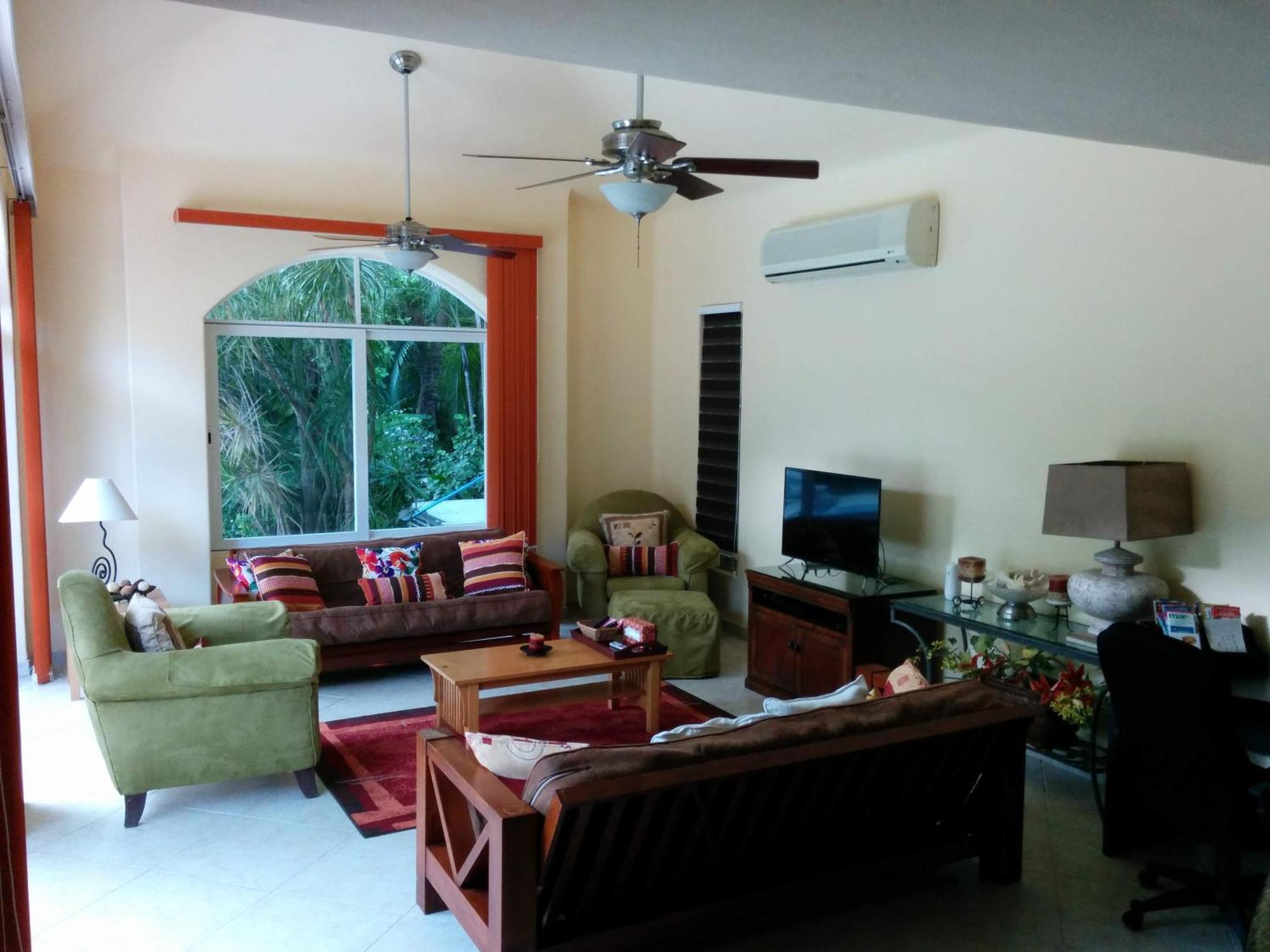 Casa Beard, Spacious With High Speed Wifi & Pool. * Playa del Carmen
