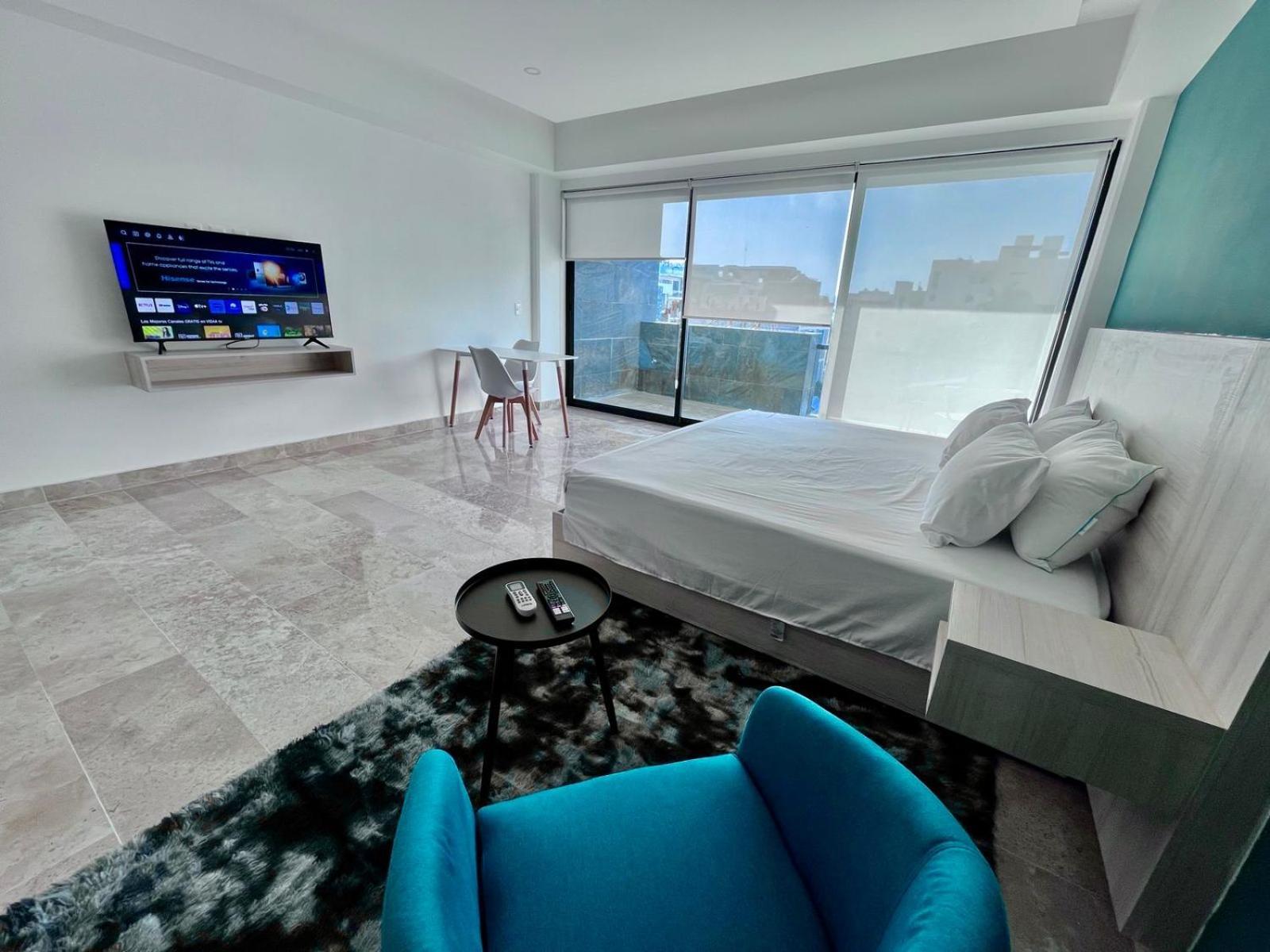 Apartment 1 Bd Location! Gym, Pool *