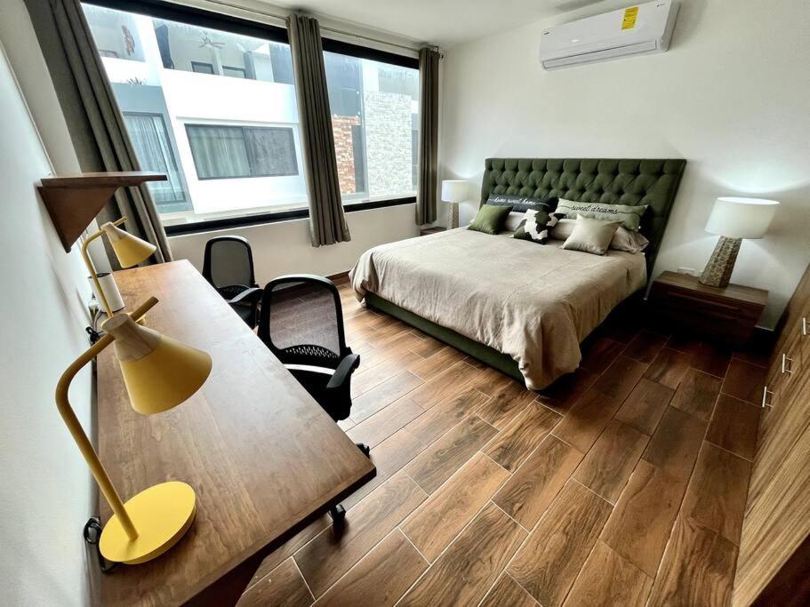 Ferienhaus Heavenly New Townhouse W/jacuzzi Near The
