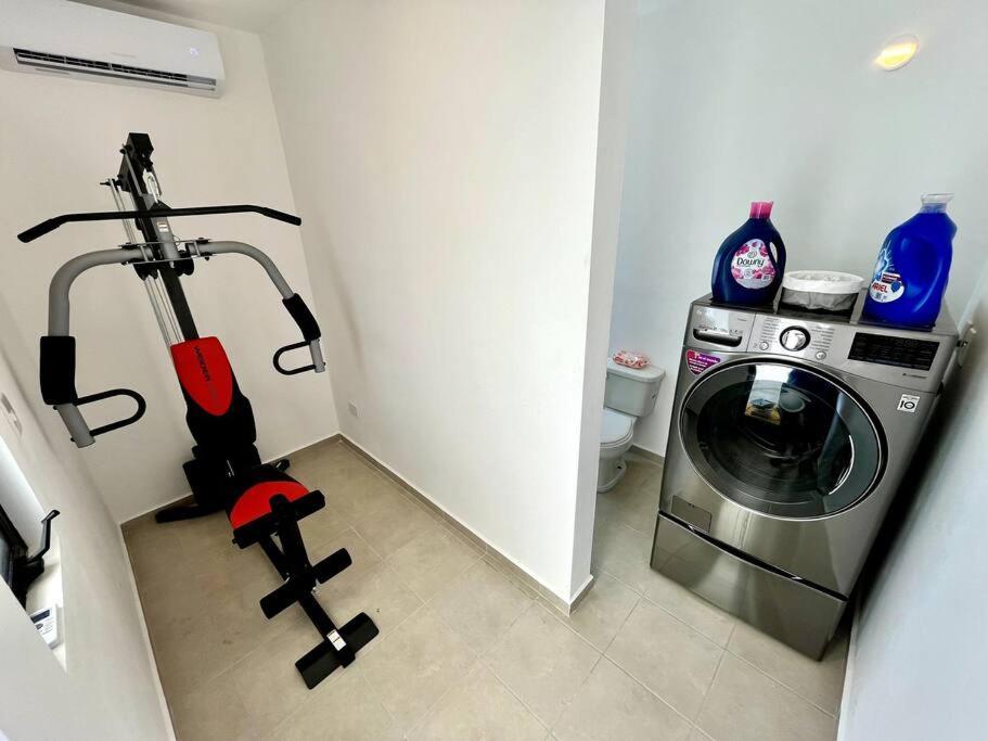 Ferienhaus Heavenly New Townhouse W/jacuzzi Near The
