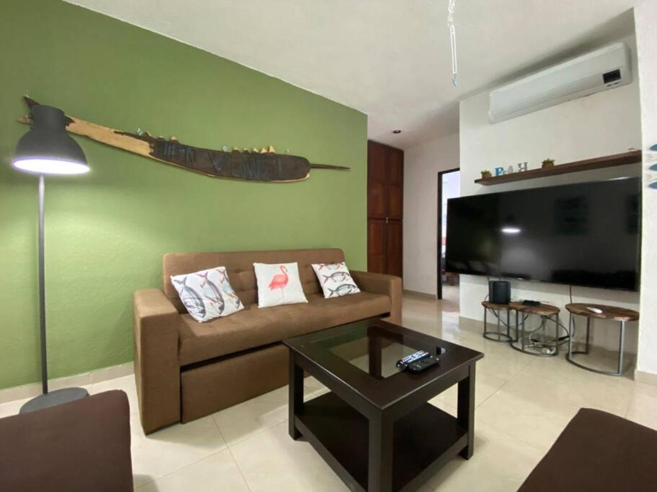 Apartment Charming 2br Downtown. Caribbean Allure