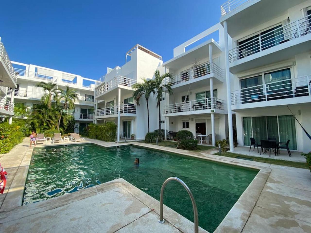 Charming 2br Downtown. Caribbean Allure