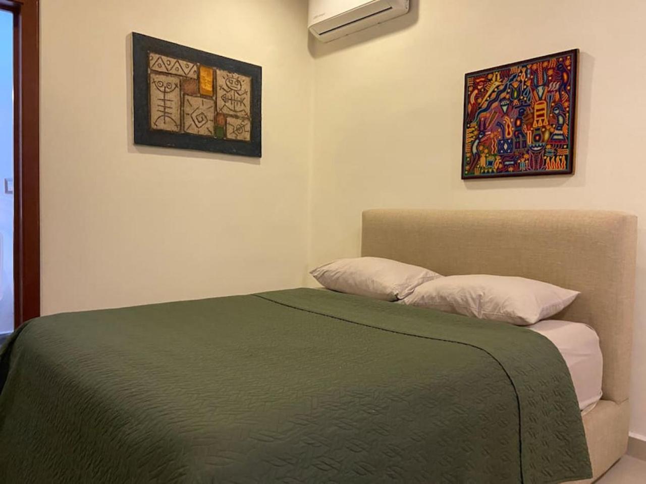 The Location 2br Condo- 100m To And 5ave