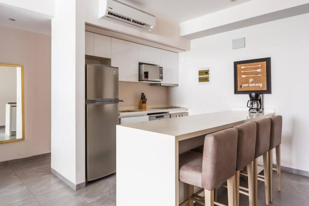 Apartment Luxury 2-bed 200mb Wifi Sauna Ac Gym
