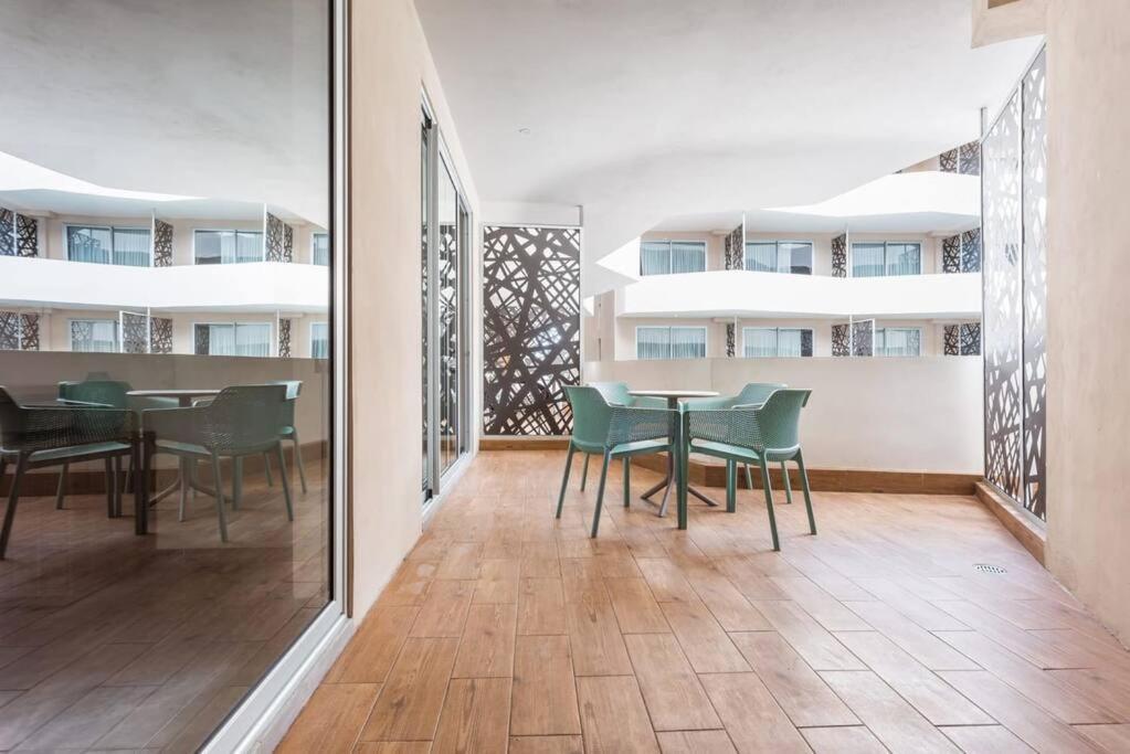 Apartment Luxury 2-bed 200mb Wifi Sauna Ac Gym