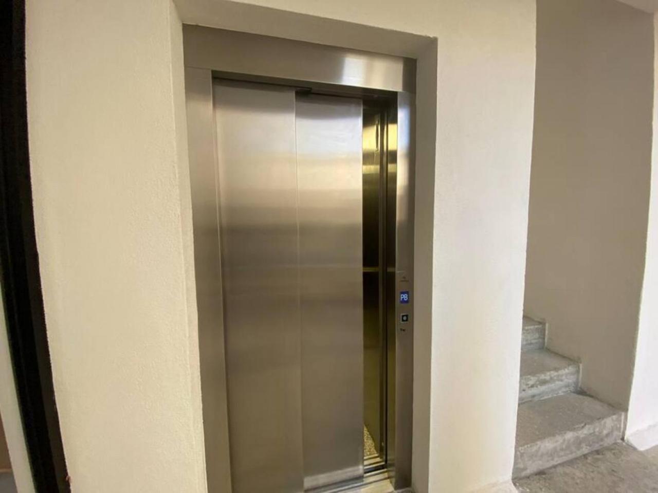 Fully Equipped 1bd Ph With Gym Rooftop Pool And Bbq Apartment