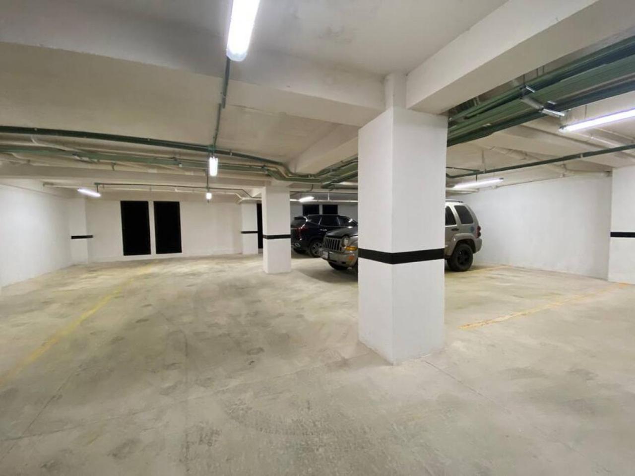 Fully Equipped 1bd Ph With Gym Rooftop Pool And Bbq Apartment