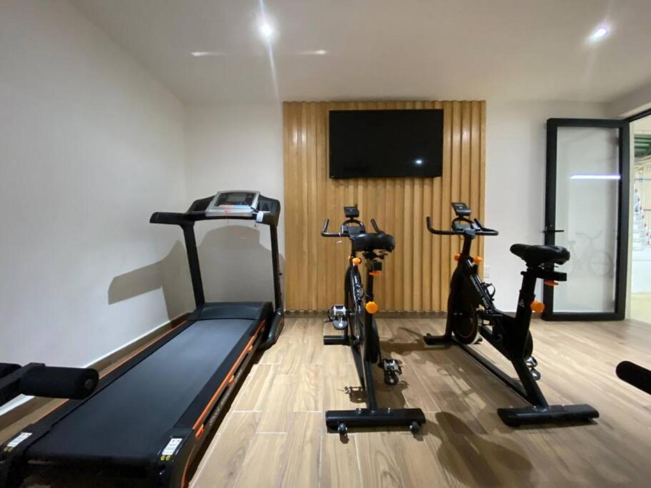 Apartment Fully Equipped 1bd Ph With Gym Rooftop Pool And Bbq *