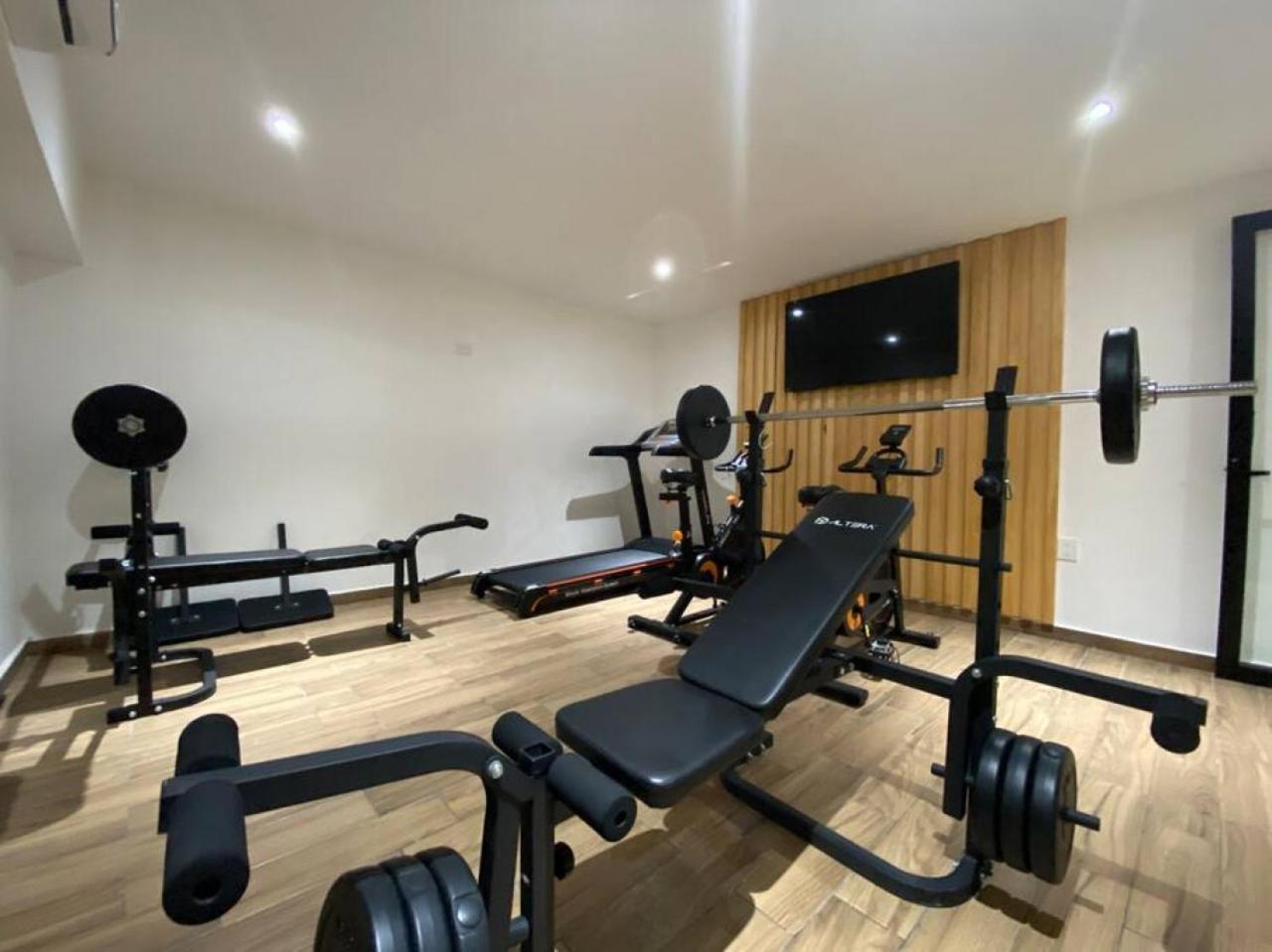 Fully Equipped 1bd Ph With Gym Rooftop Pool And Bbq
