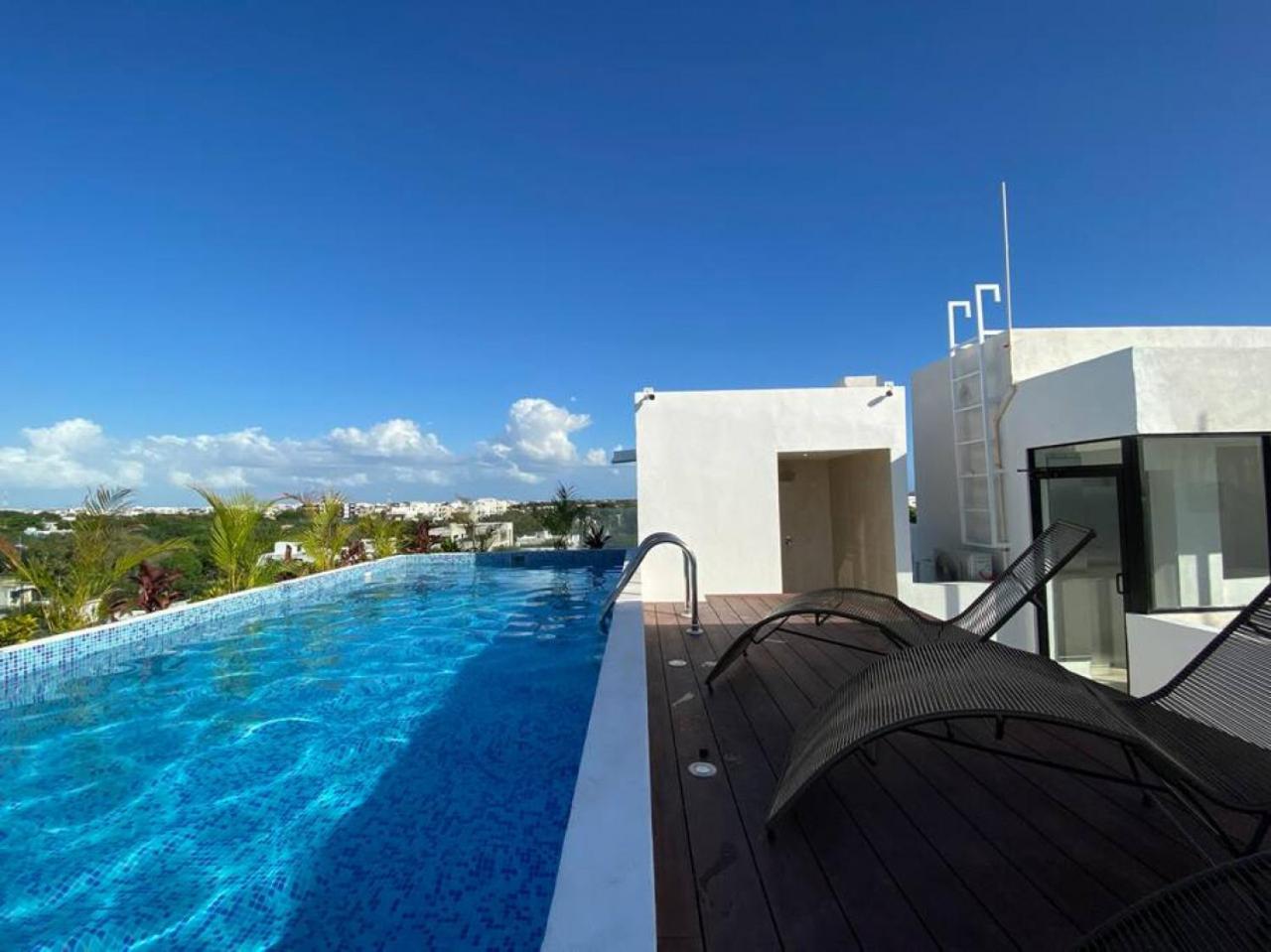 Fully Equipped 1bd Ph With Gym Rooftop Pool And Bbq Playa del Carmen