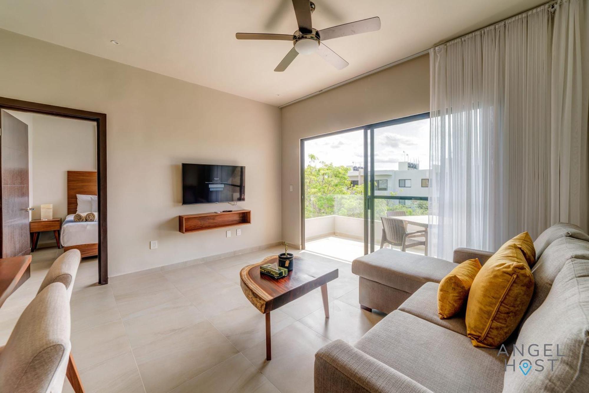 New Tranquil Onsite Pool Gym And Playground Playa del Carmen