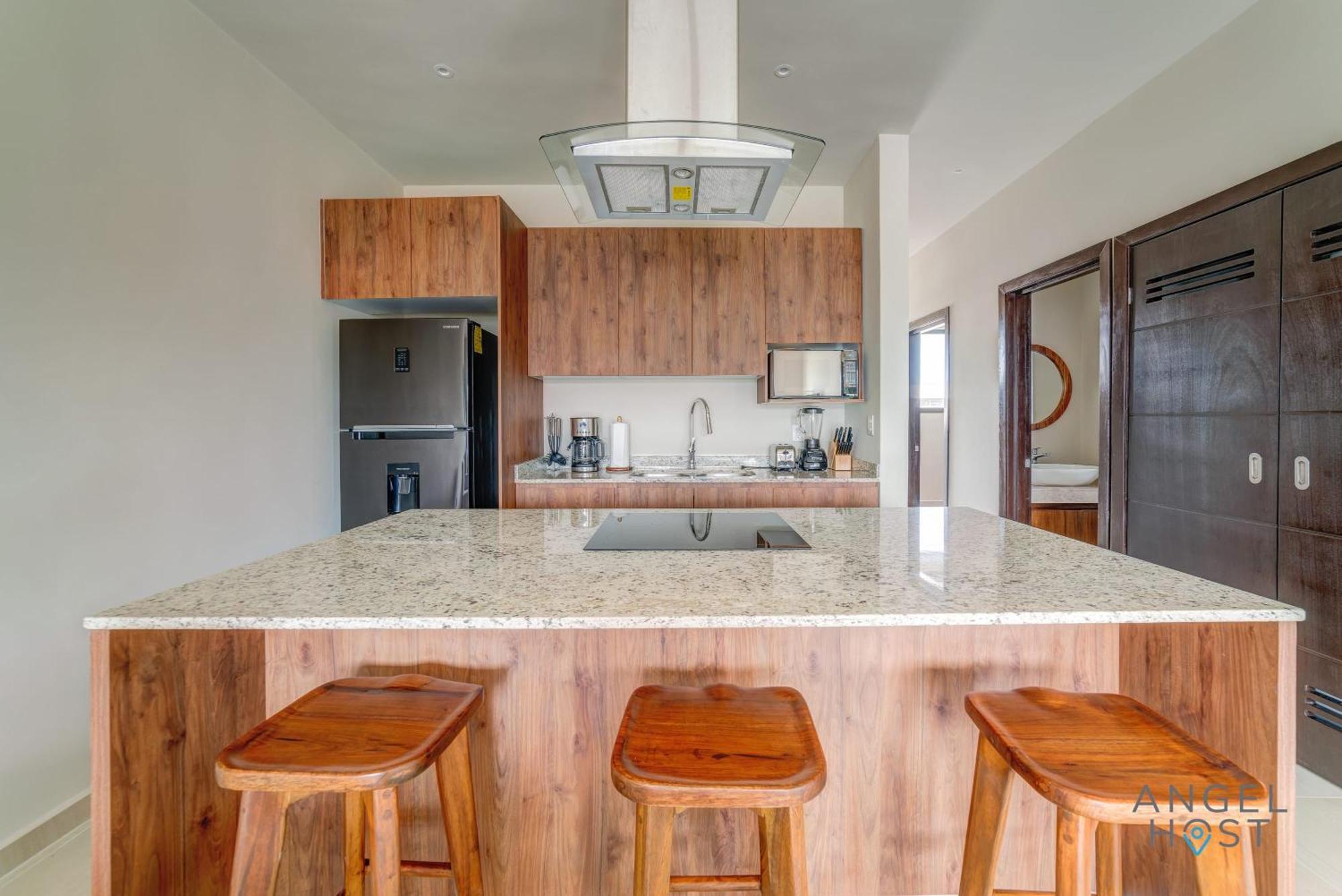 New Tranquil Onsite Pool Gym And Playground Apartment *