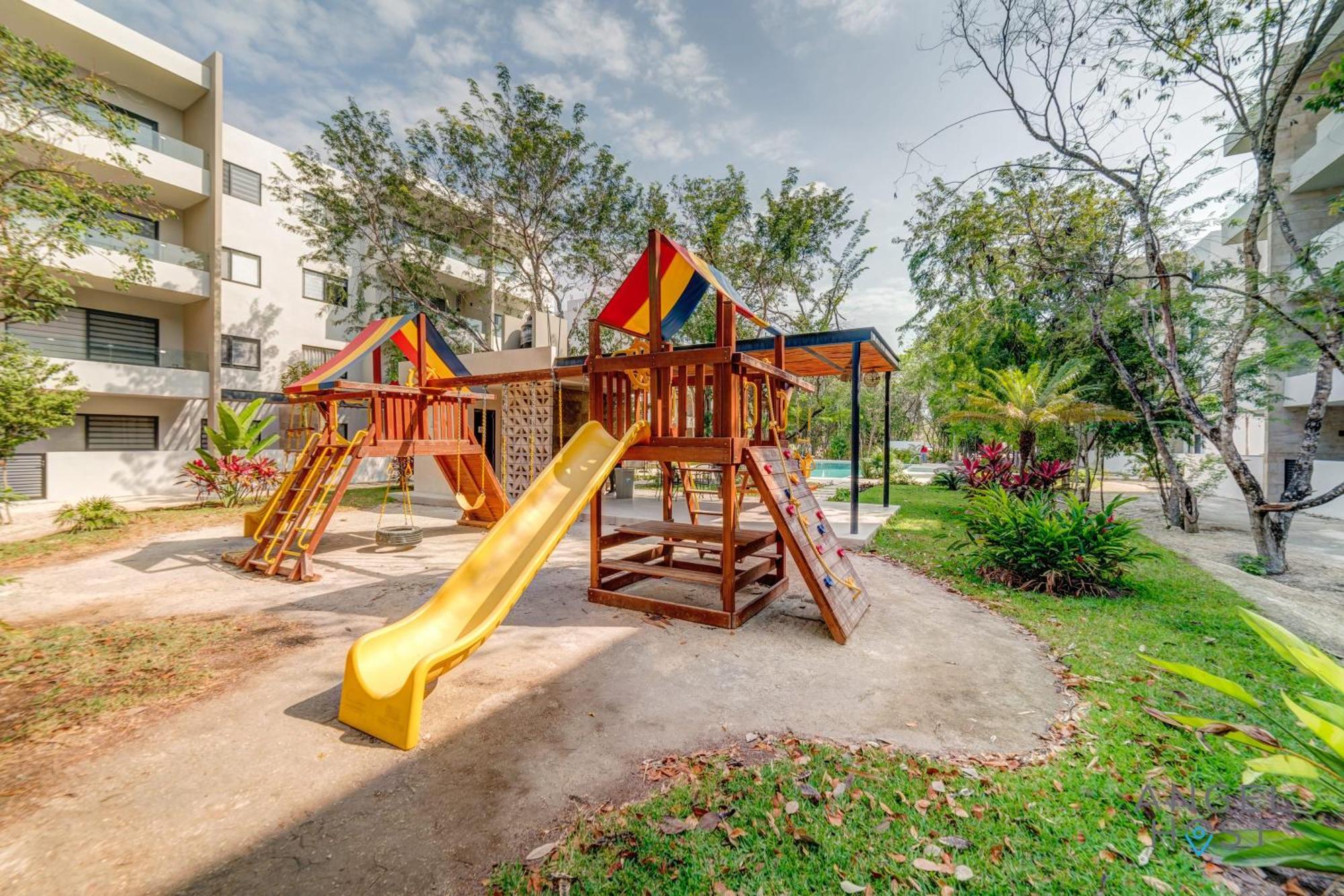 New Tranquil Onsite Pool Gym And Playground * Playa del Carmen
