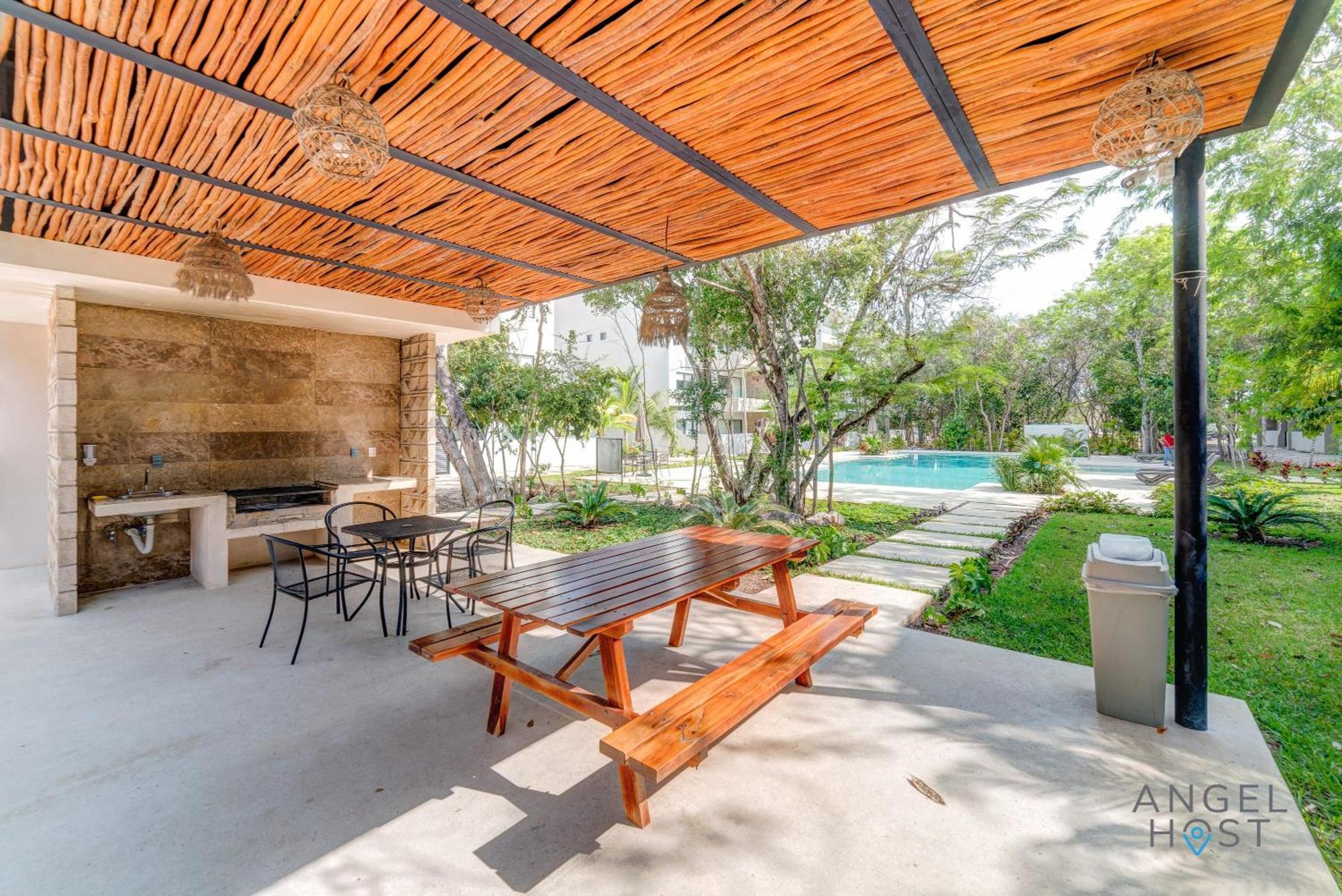 New Tranquil Onsite Pool Gym And Playground * Playa del Carmen