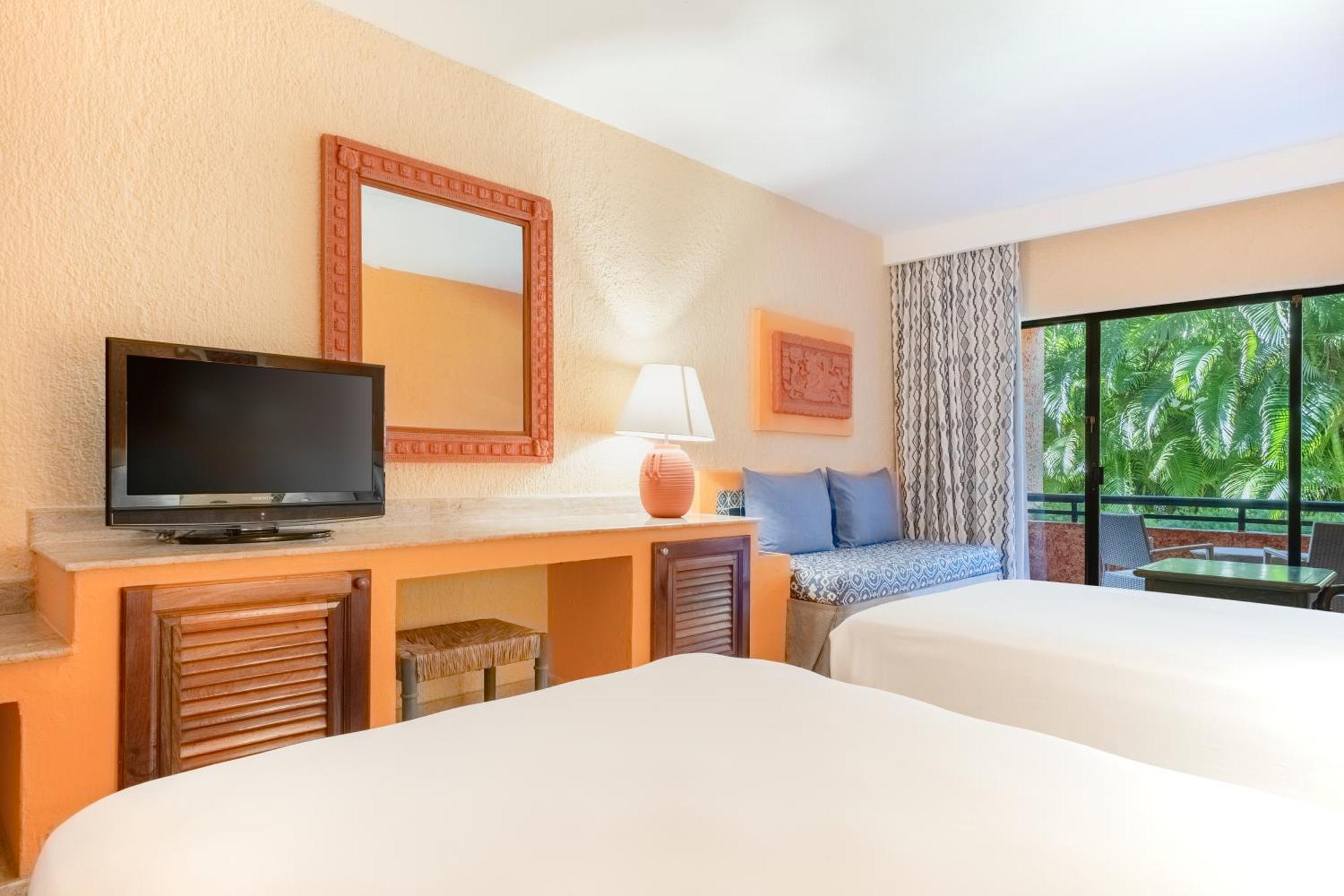Iberostar Waves Tucan Resort
